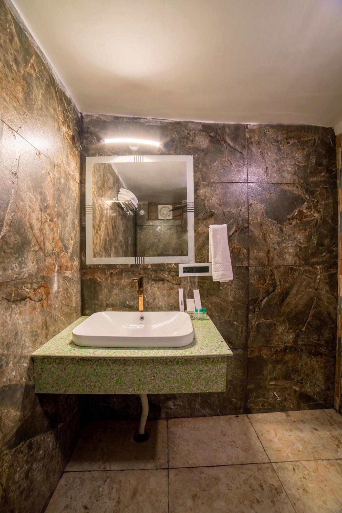 Mudras Grove Resort, Nainital Esterno foto